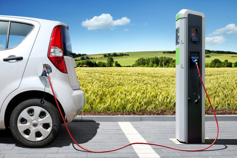 Quanto cosa muoversi in elettrico